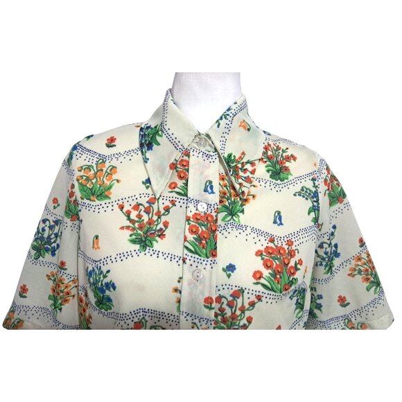 Vintage Floral Top Short Sleeve Button-Up Dagger Collar Shirt by NFE Fashions - Picture 3 of 10